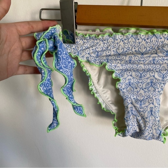 Victoria’s Secret Frilly Ruffles Side Ties Bikini Bottoms in Floral Blue • sz XS - Picture 2 of 7